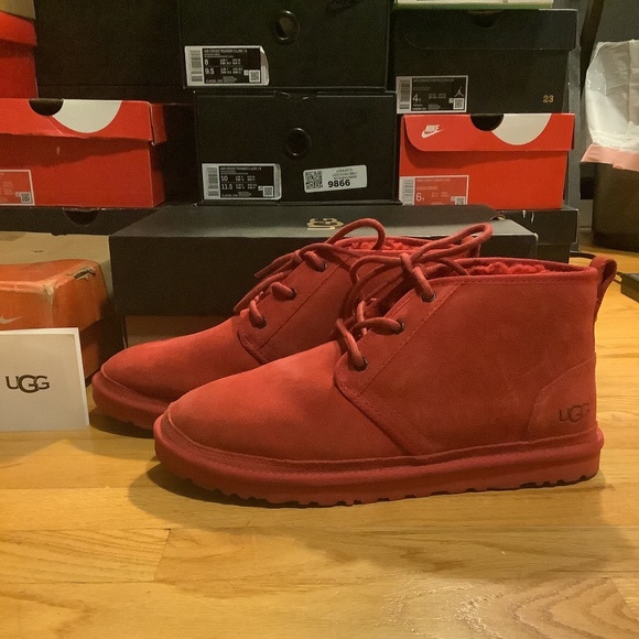 Mens Red UGG Suede Chukka Boots Size 11 - Picture 3 of 15